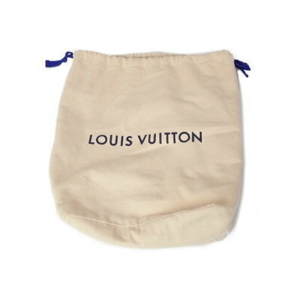 Louis Vuitton Capucines Bag - Picture 5 of 5